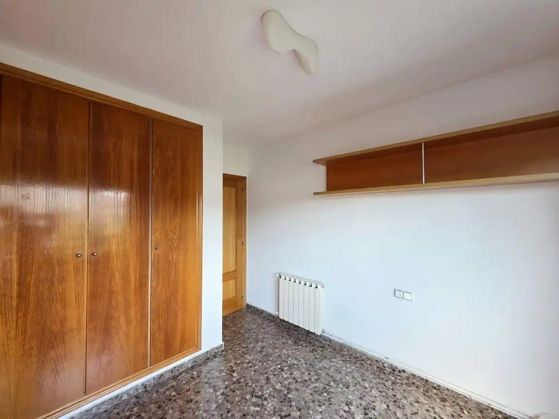 Bedroom of Flat for rent in Valencia  with Heating