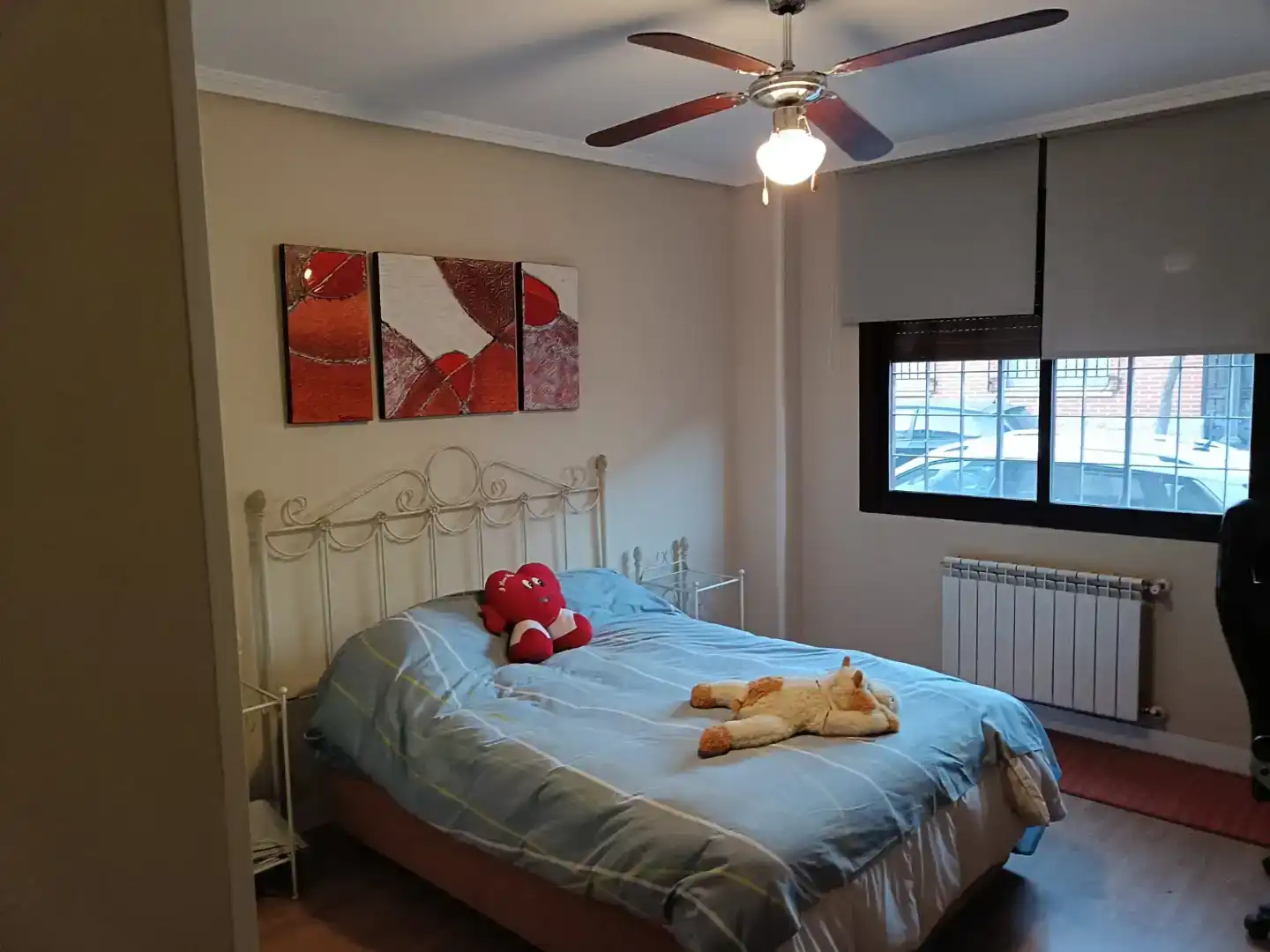 Habitación de Planta baja para compartir en Camarma de Esteruelas con Jardín privado, Parquet y Amueblado