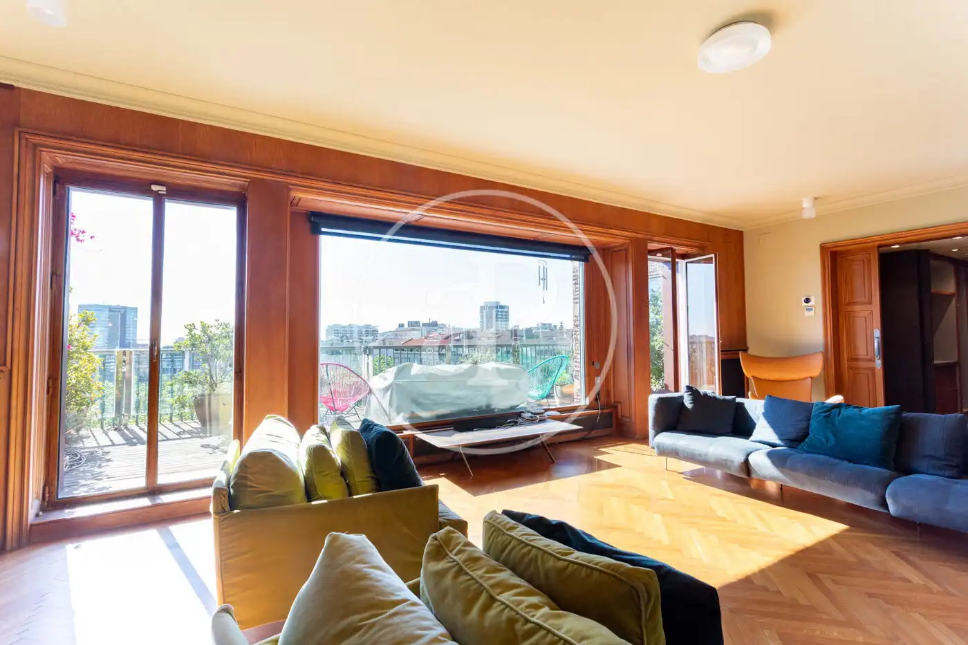 Wohnzimmer von Dachboden zur Miete in Barcelona mit Klimaanlage, Heizung und Terrasse