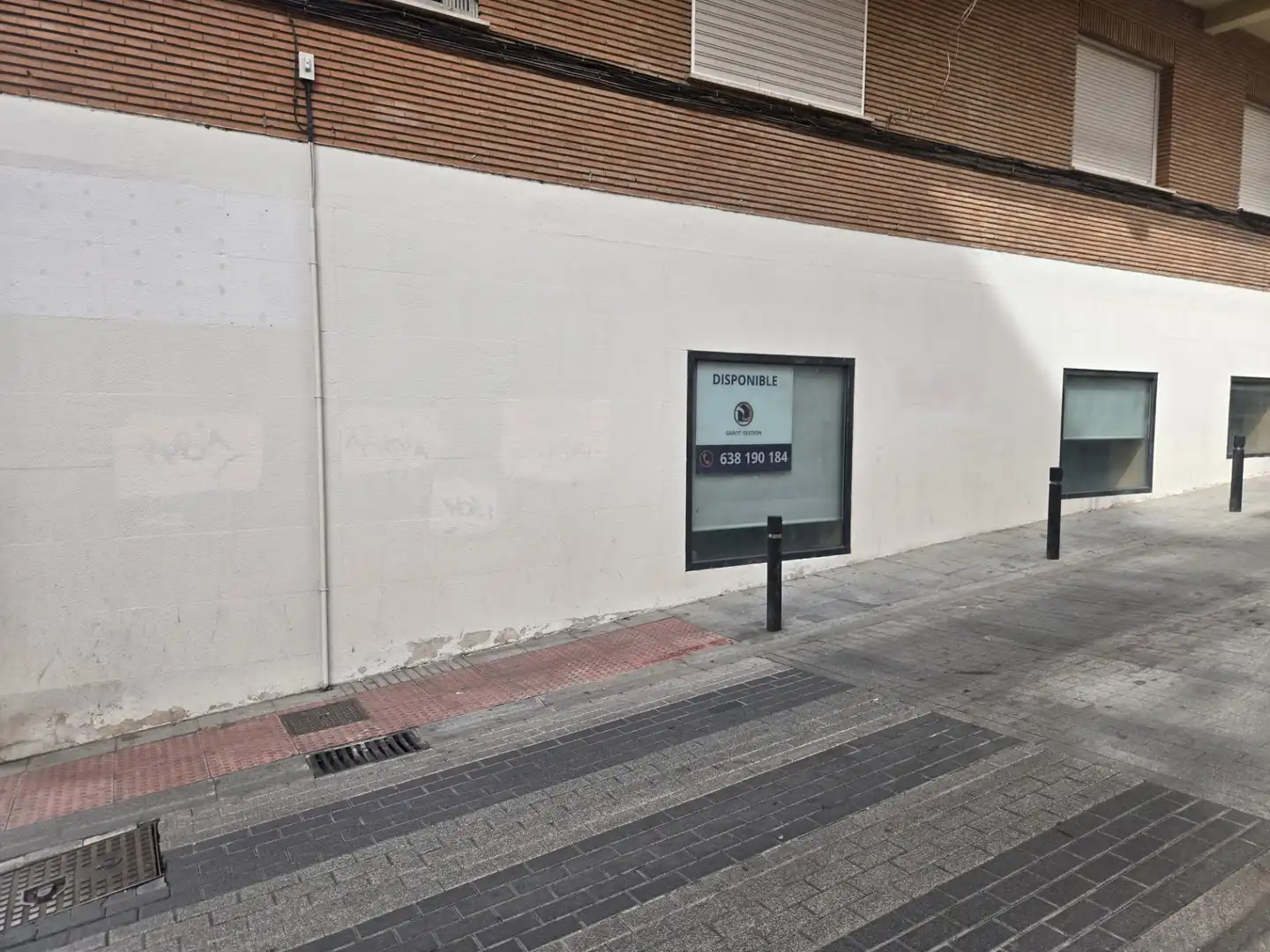 Außenansicht von Geschaftsraum zur Miete in Guadalajara mit Parkett und Internet