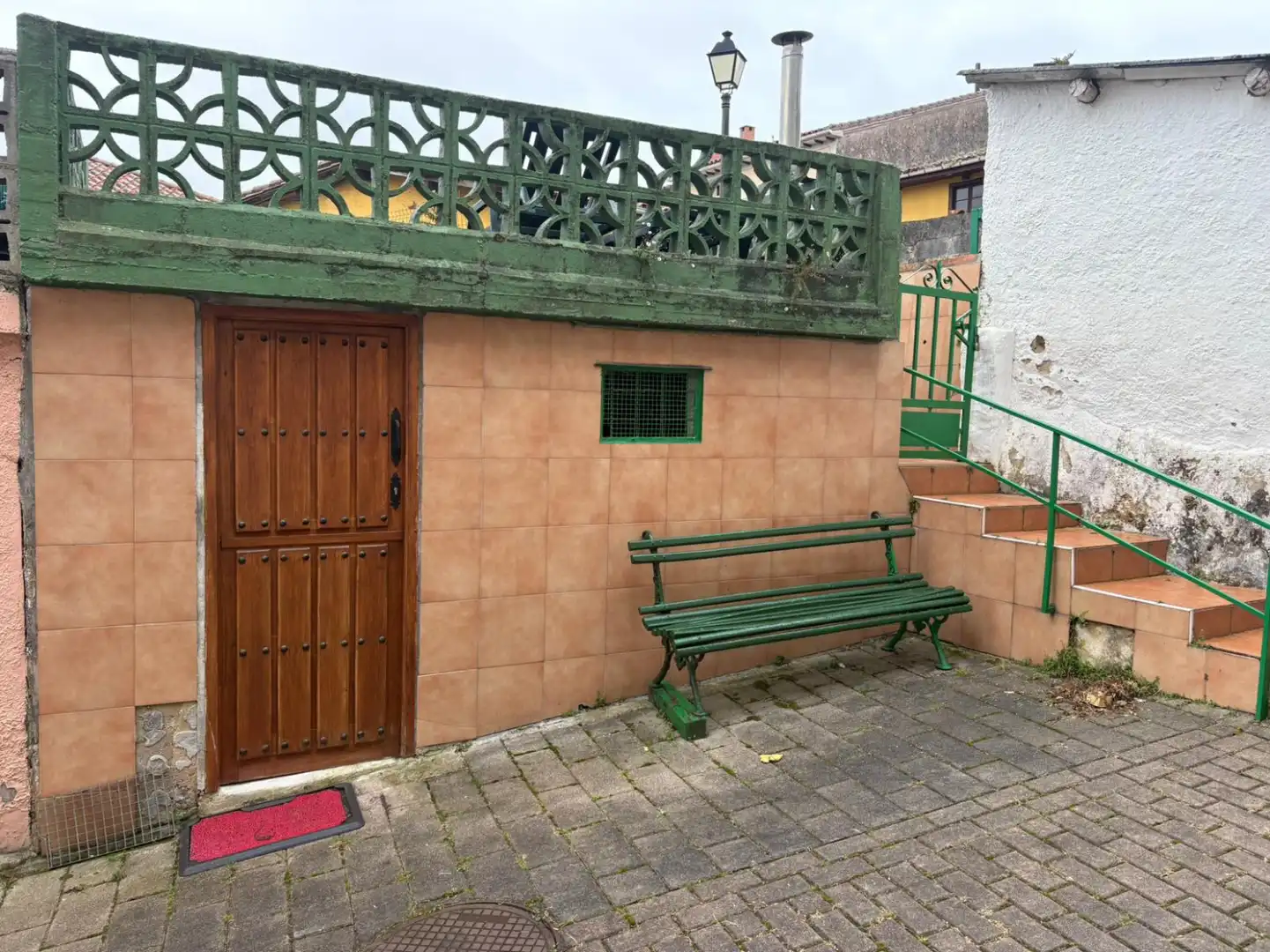 Vista exterior de Casa adosada en venta en Cabranes con Calefacción y Terraza