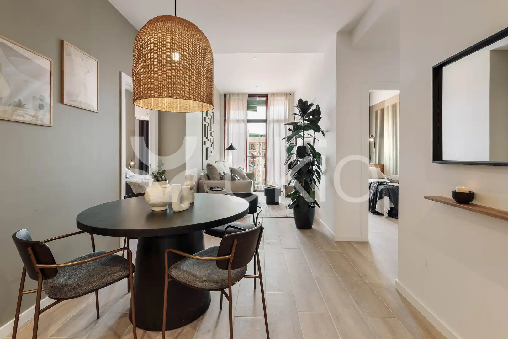 Comedor de Apartamento de alquiler en Barcelona con Aire acondicionado, Calefacción y Amueblado