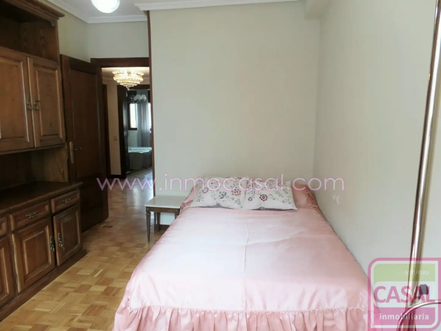 Schlafzimmer von Wohnung zur Miete in Oviedo  mit Heizung, Terrasse und Möbliert