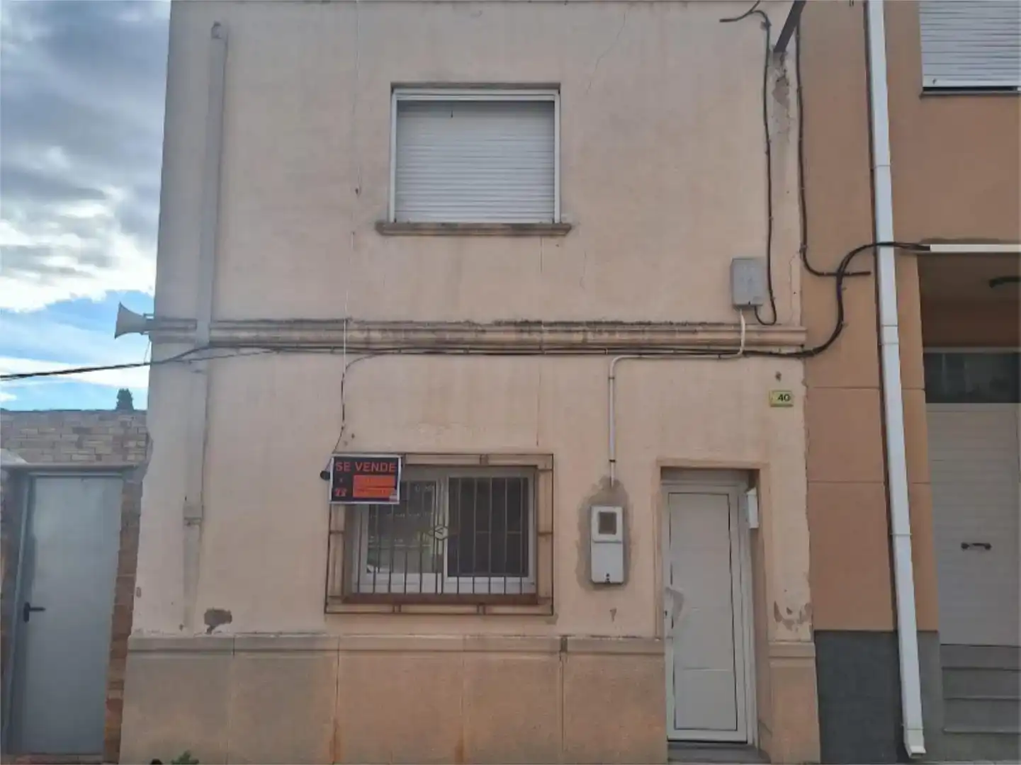Vista exterior de Casa adosada en venda en Tortosa amb Aire condicionat