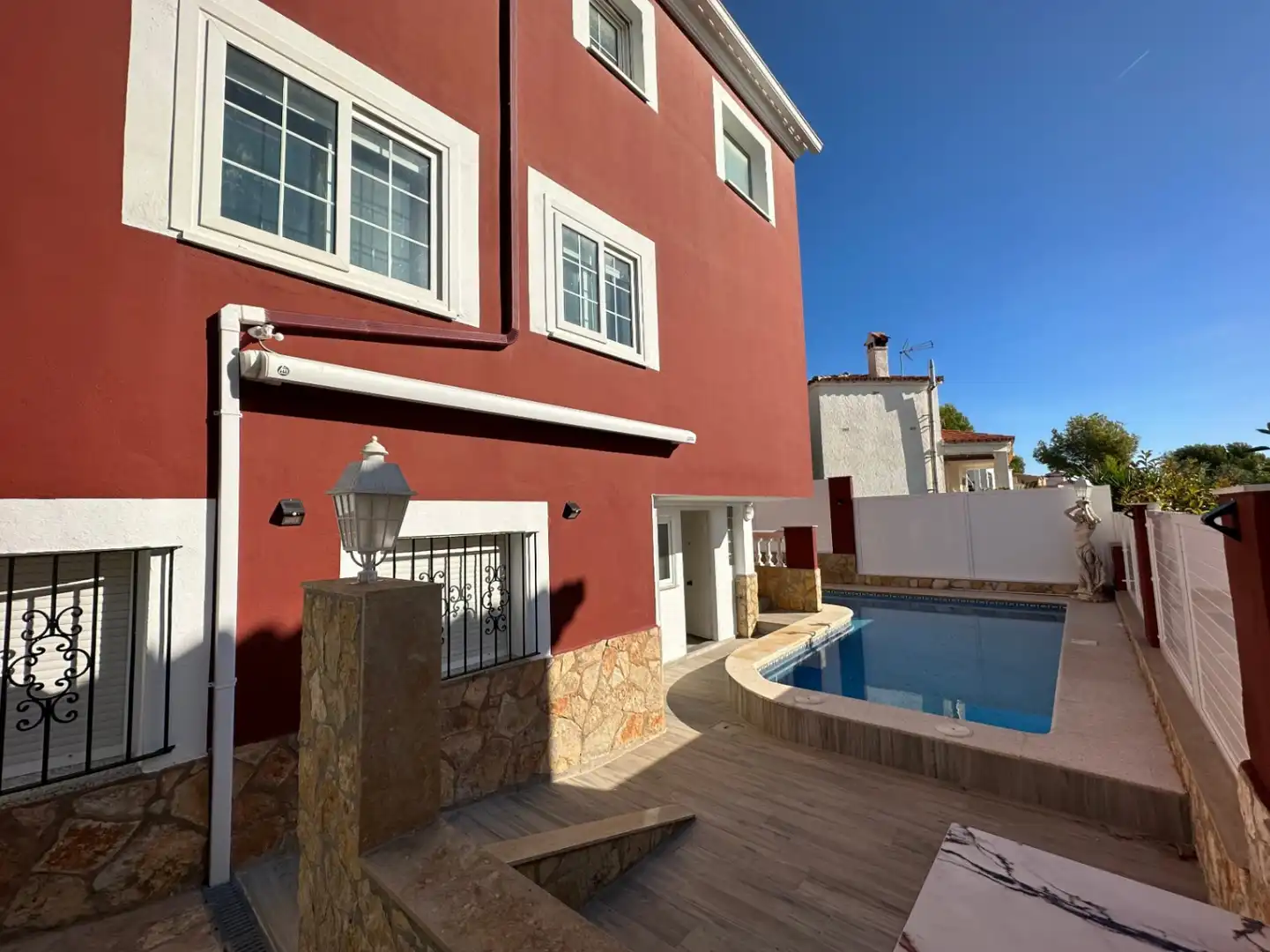Vista exterior de Casa o xalet en venda en Alcalà de Xivert amb Piscina