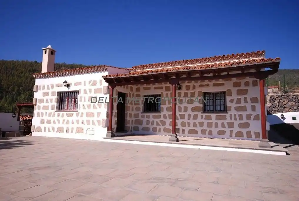 Casa rústica en venda a paredes