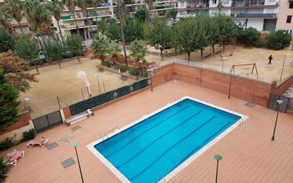 Piscina de Pis en venda en Pineda de Mar amb Calefacció, Terrassa i Balcó