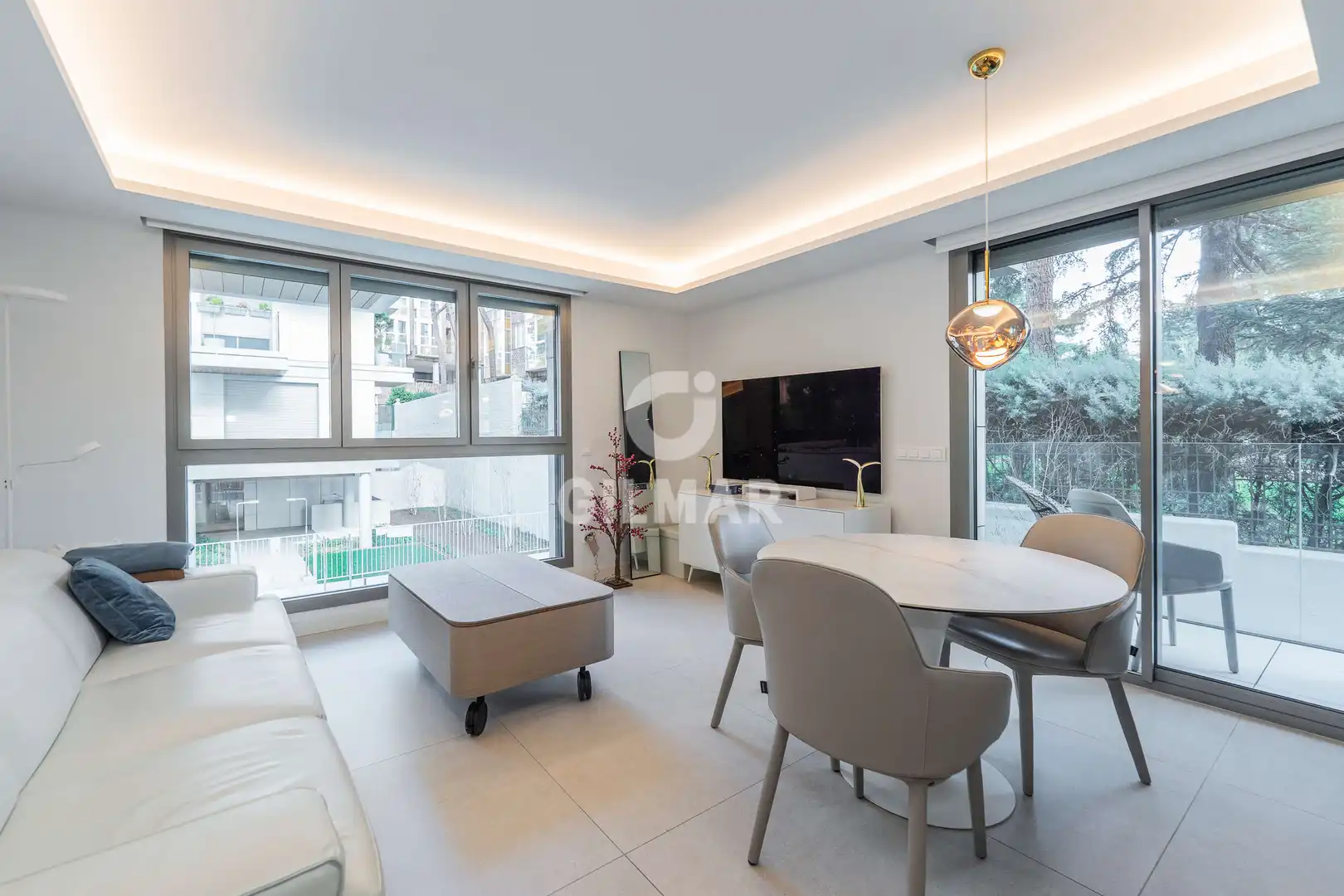 Living room of Flat for sale in Madrid  with Heating, Private garden and Storage room
