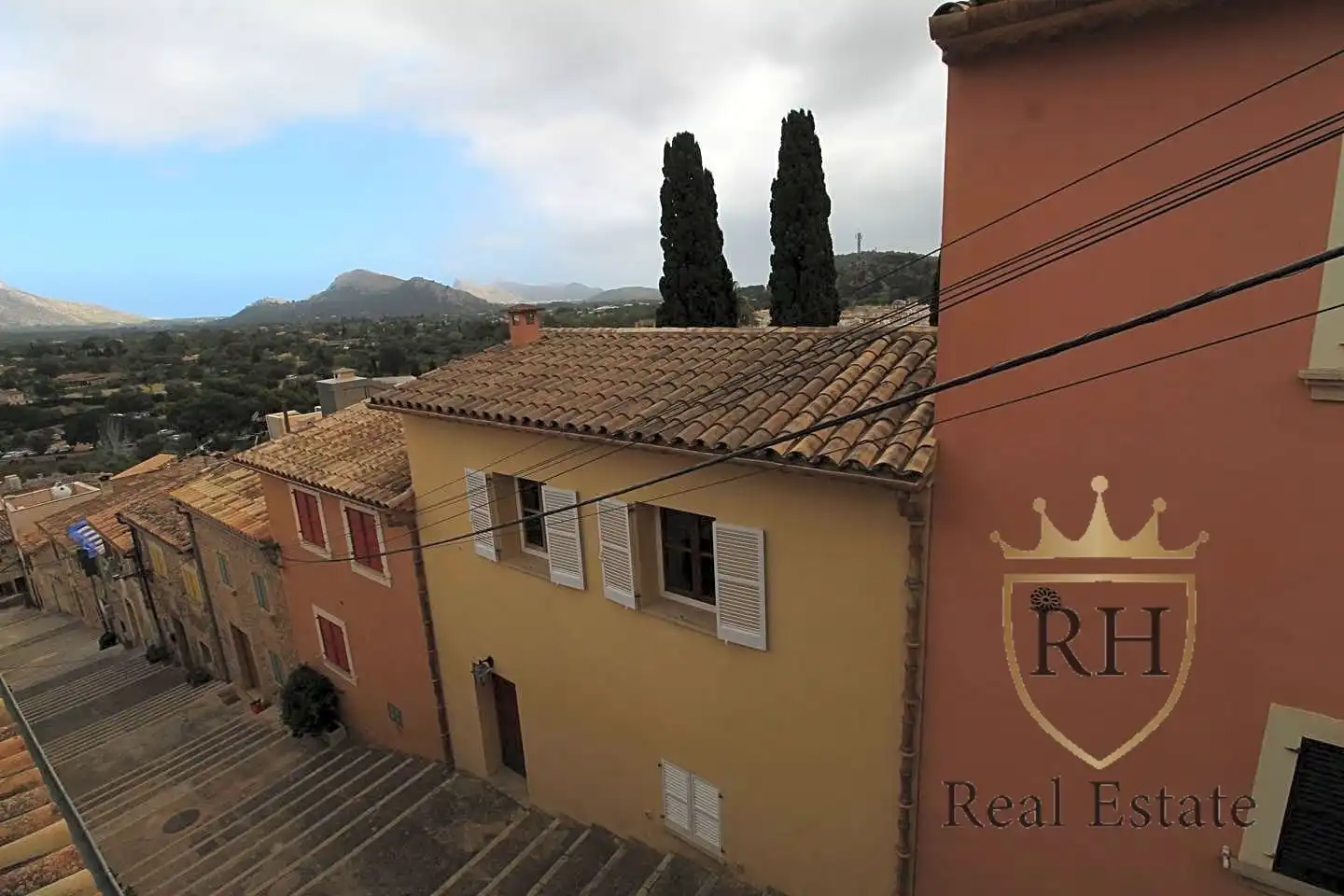 Vista exterior de Casa o xalet en venda en Pollença amb Aire condicionat, Jardí privat i Terrassa