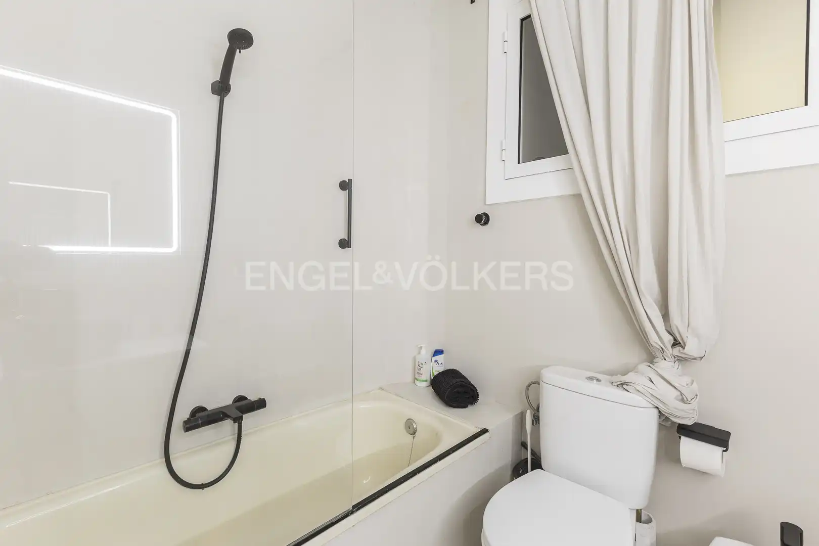 Baño de Piso en venta en Barcelona con Aire acondicionado, Calefacción y Balcón