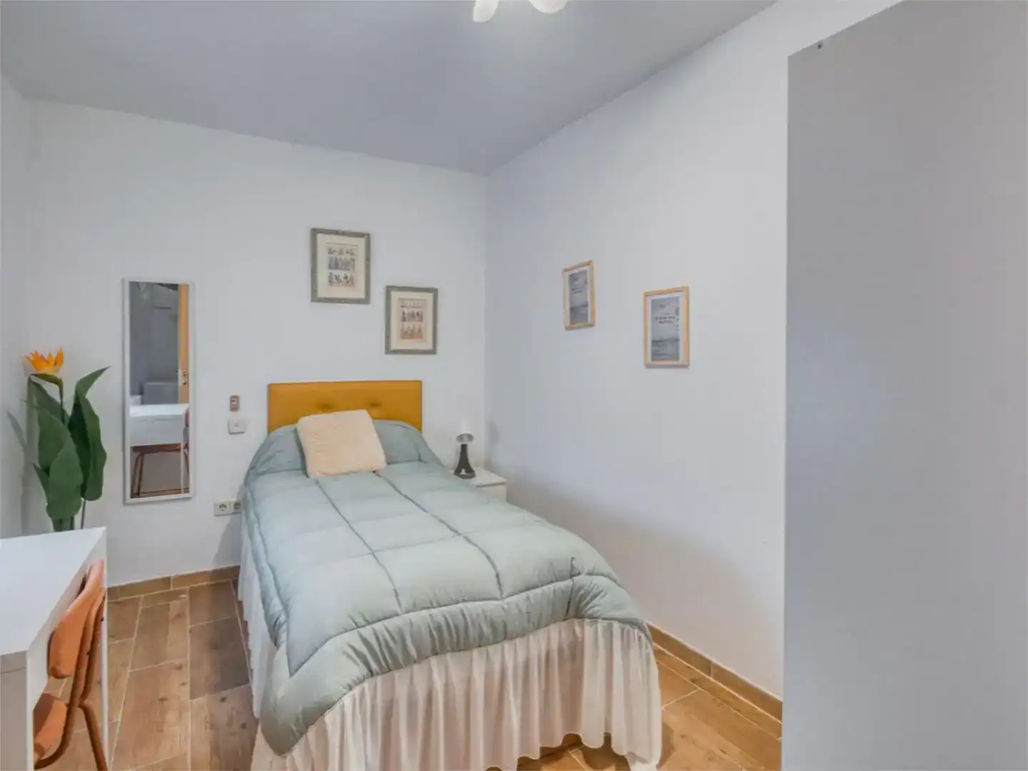 Bedroom of Study for rent in Estremera  with Air Conditioner, Furnished and Balcony