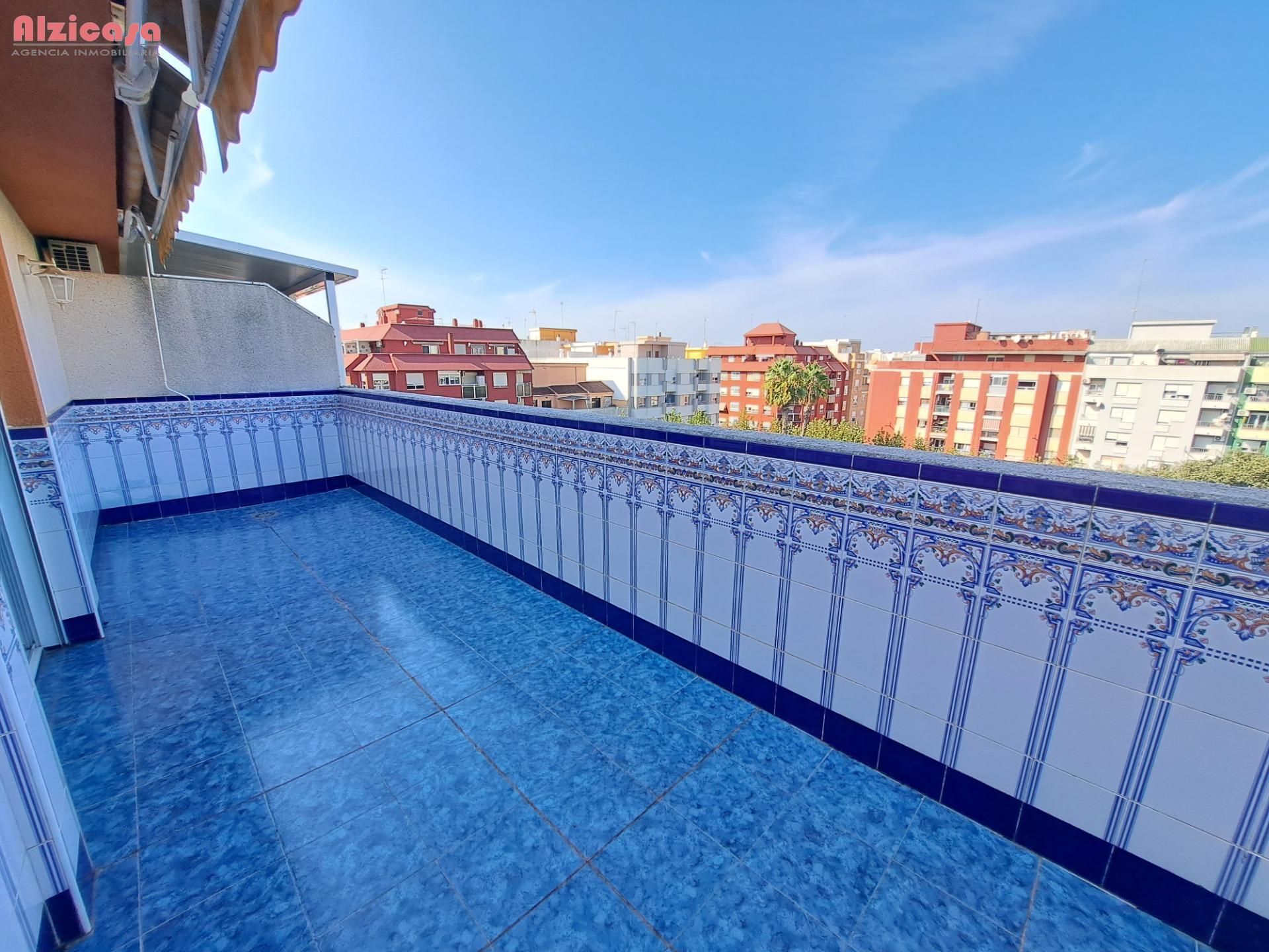 Terrace of Attic for sale in Alzira  with Air Conditioner and Terrace