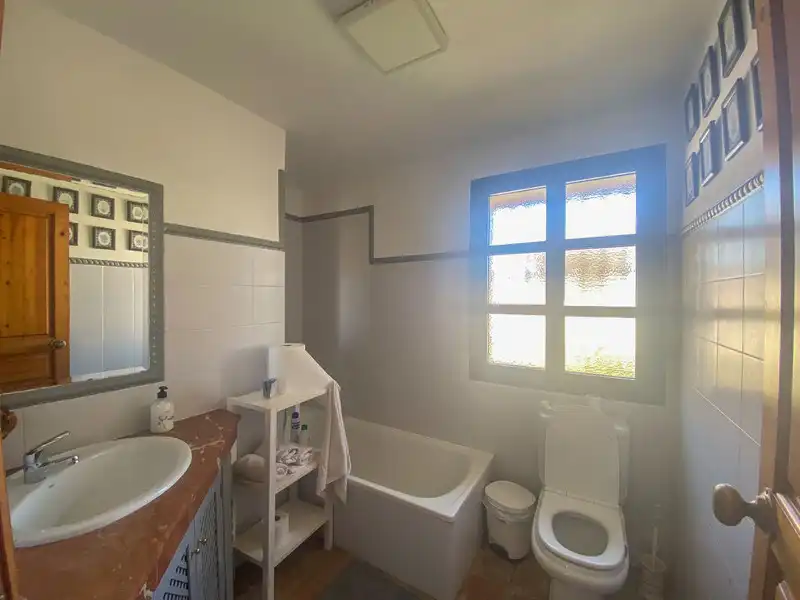 Chalet con piscina en venta en Nueva, imagen 13