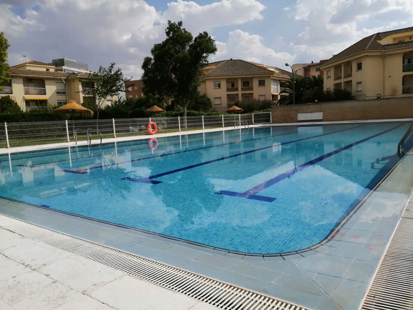 Swimming pool of Flat for rent in Puerta de Toledo - Atalaya