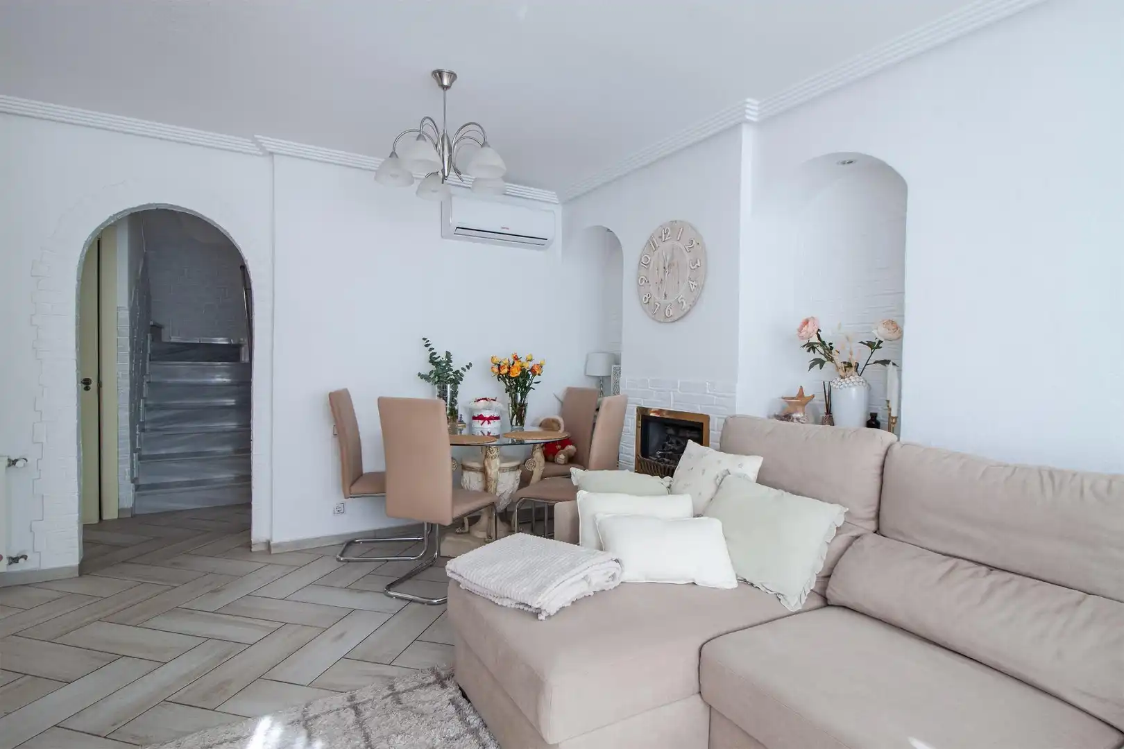 Sala d'estar de Casa o xalet en venda en Orihuela amb Aire condicionat, Calefacció i Jardí privat