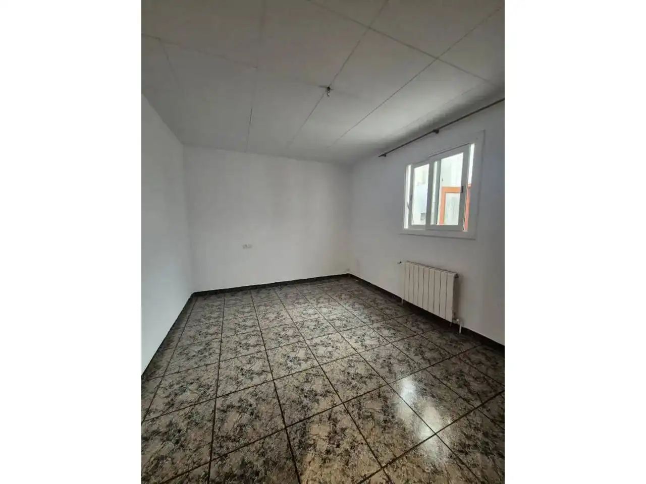 Habitación de Casa adosada en venta en Terrassa con Terraza