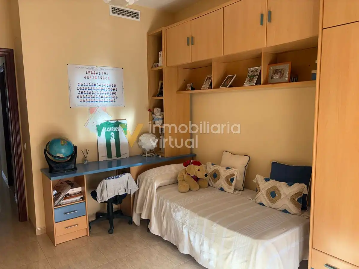Dormitori de Casa o xalet en venda en Lucena amb Moblat