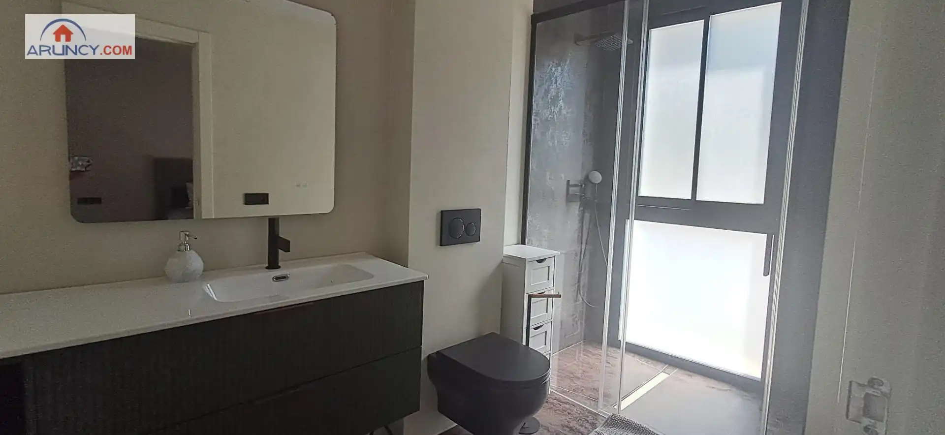 Bany de Casa o xalet de lloguer en Montequinto amb Aire condicionat, Jardí privat i Piscina