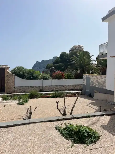 Vista exterior de Edifici en venda en Calpe / Calp