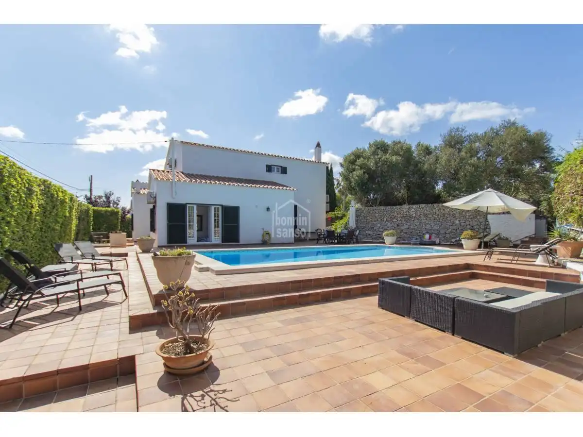 Villa avec piscine à vendre à Llucmaçanes