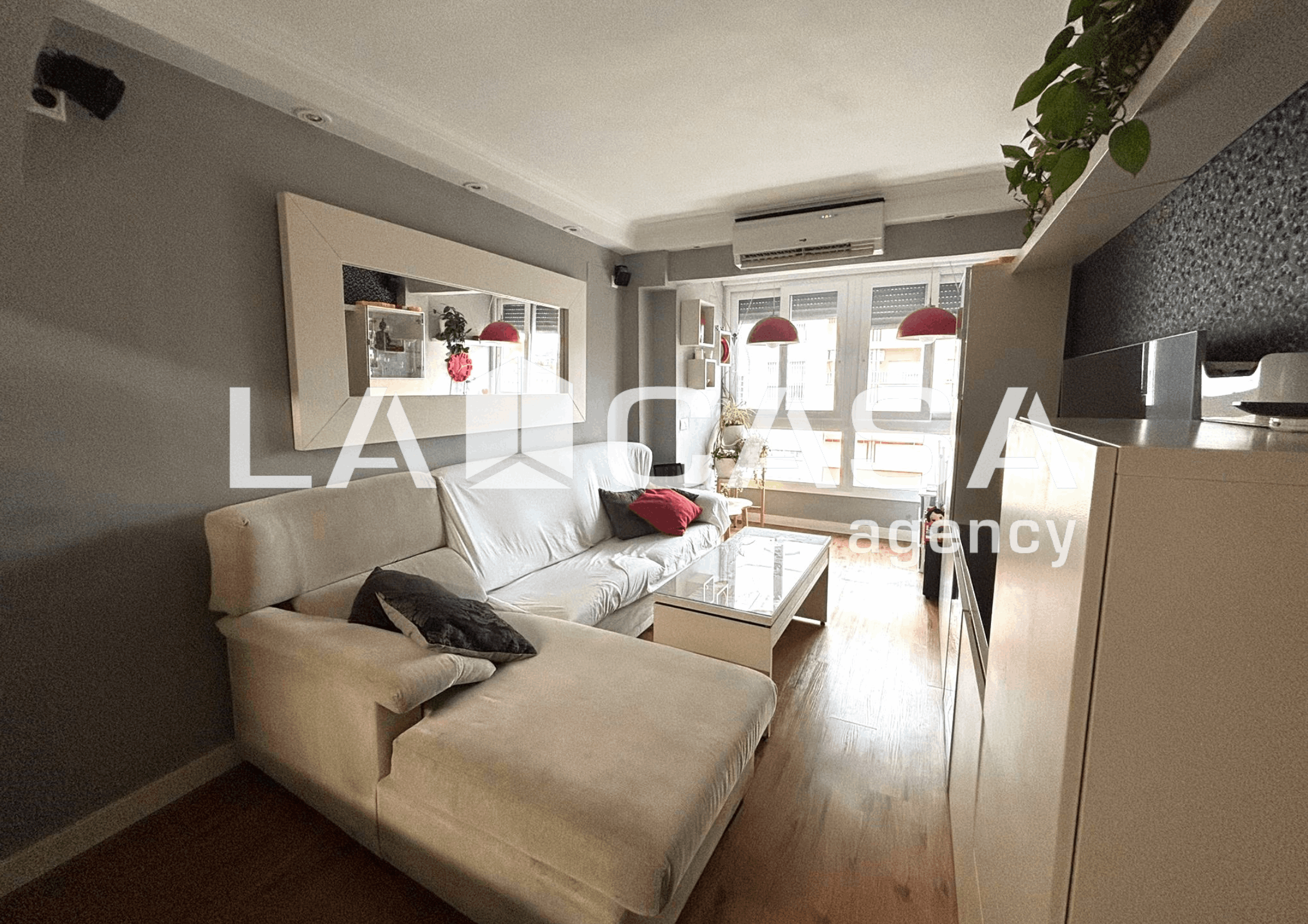 Living room of Flat for sale in  Sevilla Capital