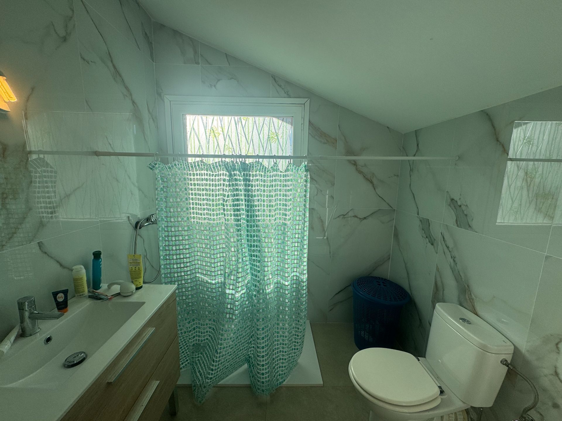 Bathroom of Single-family semi-detached for sale in Valladolid Capital  with Private garden, Terrace and Storage room