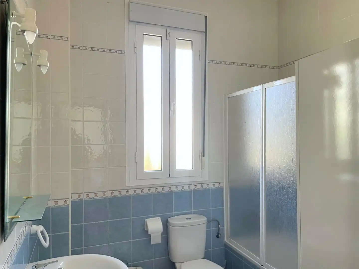 Bathroom of Houses for sale in Hinojos  with Air Conditioner, Heating and Private garden
