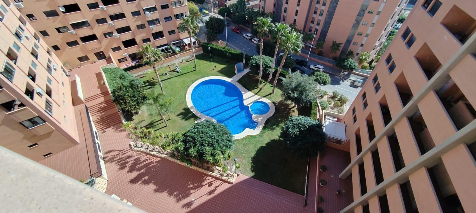 Piscina de Pis en venda en Villajoyosa / La Vila Joiosa amb Aire condicionat, Jardí privat i Terrassa