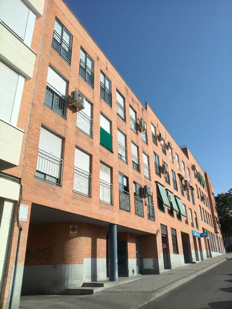 Exterior view of Flat for sale in Madrid  with Heating, Terrace and Furnished