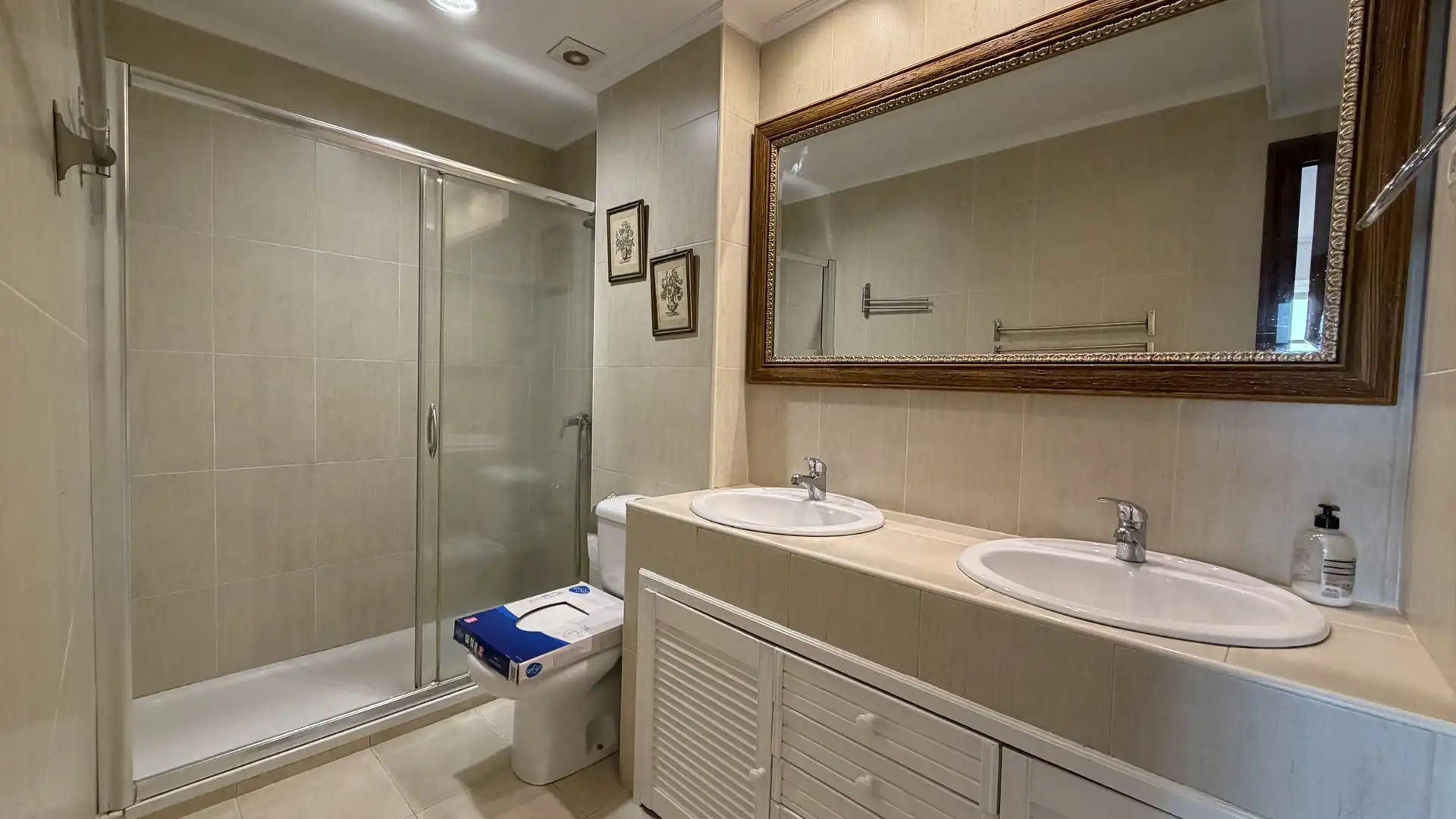 Bathroom of Flat for rent in Getxo   with Heating and Terrace