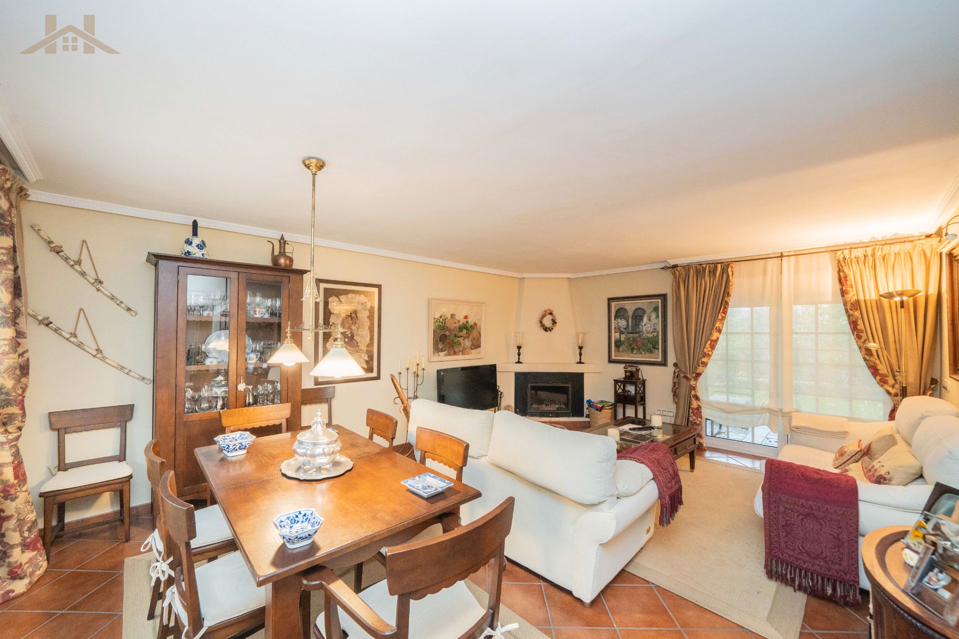 Sala d'estar de Casa o xalet en venda en Soto del Real amb Jardí privat, Terrassa i Traster