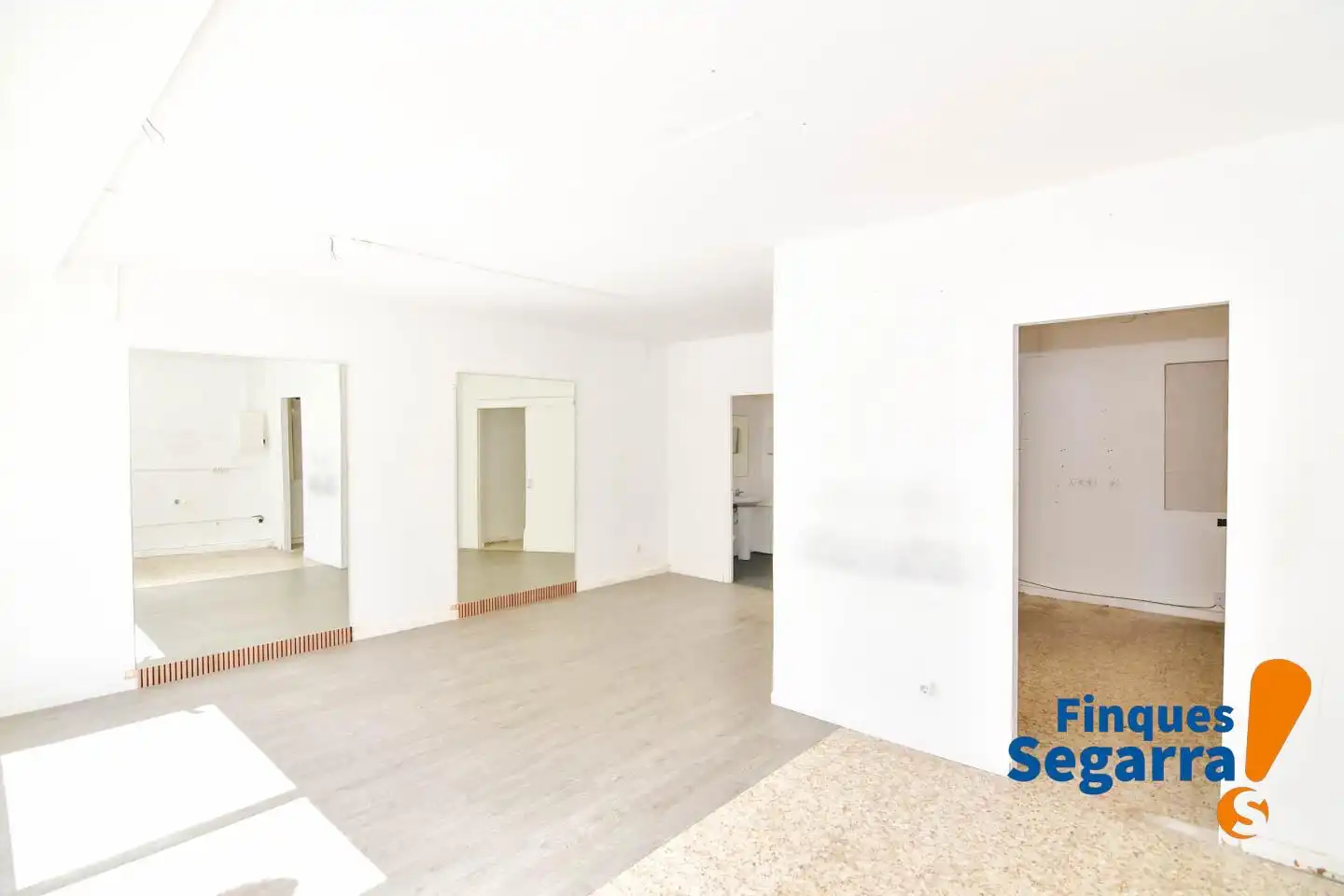 Commercial properties for rent in calle dels Arcs, Coma-ruga platja