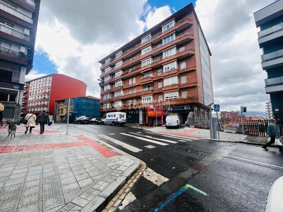 Exterior view of Garage for sale in Bilbao 