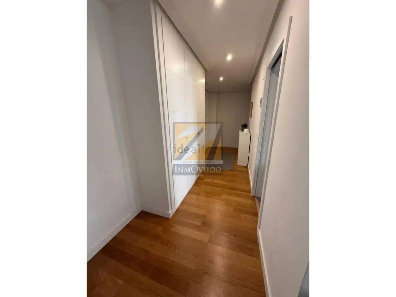 Ático de alquiler en Oviedo  con Calefacción, Parquet y Terraza