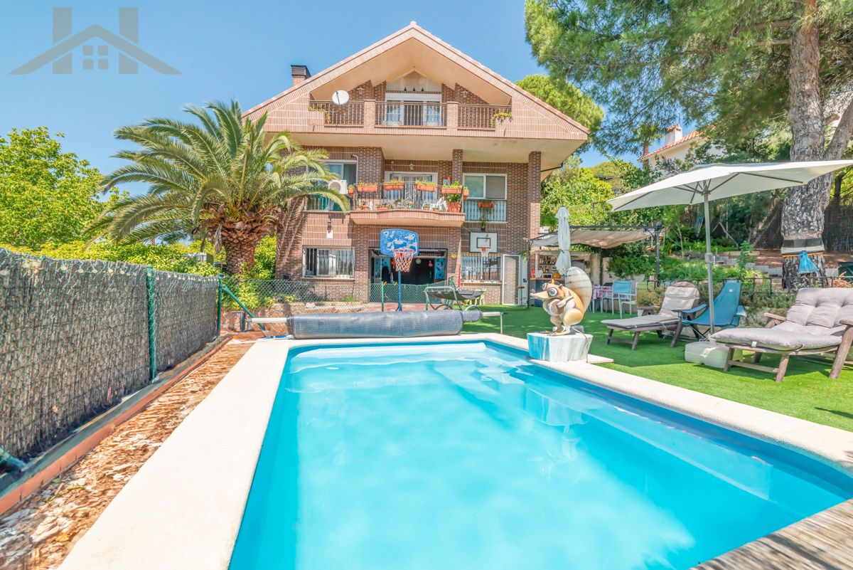 Jardín de Casa o chalet en venta en Valdemorillo con Aire acondicionado, Calefacción y Jardín privado