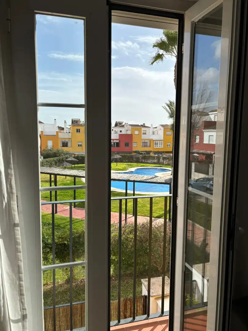 Jardí de Apartament de lloguer en Dos Hermanas amb Aire condicionat, Terrassa i Moblat