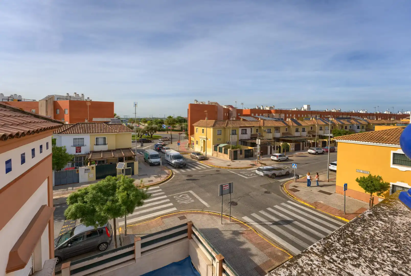 Vista exterior de Casa adosada en venta en Dos Hermanas