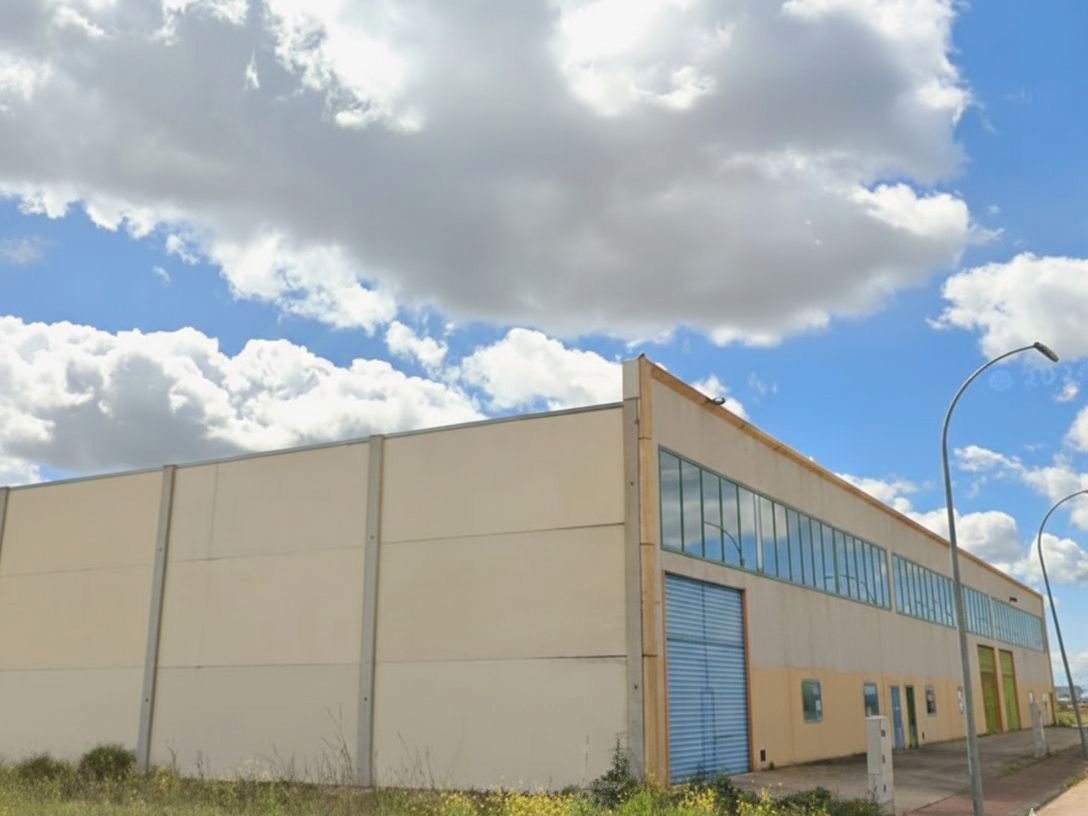 Vista exterior de Local en venda en Cazalegas