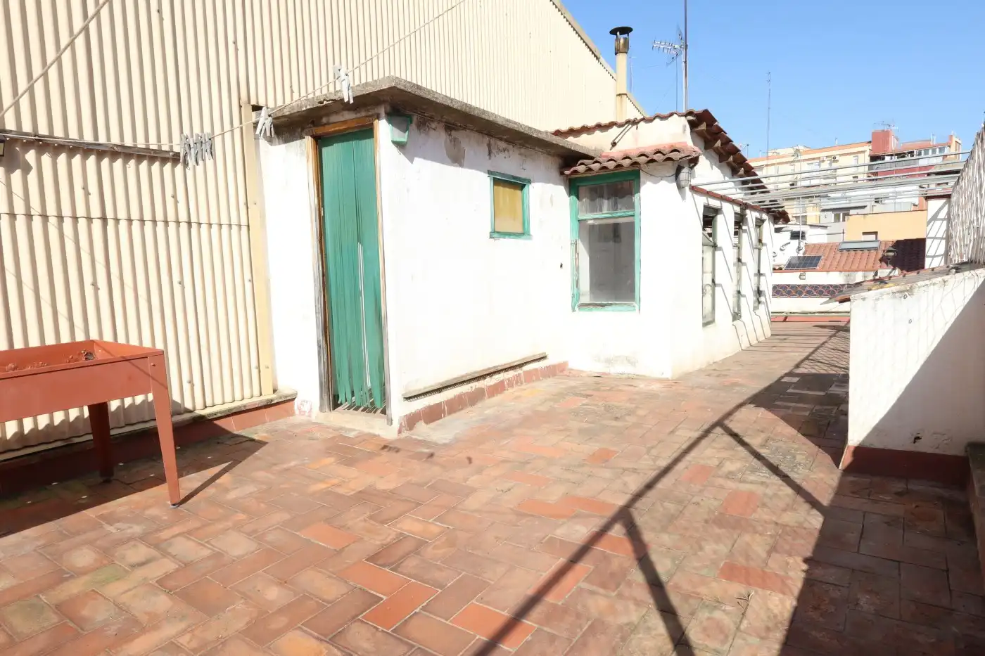 Vista exterior de Casa o chalet en venta en Barcelona con Calefacción, Terraza y Trastero