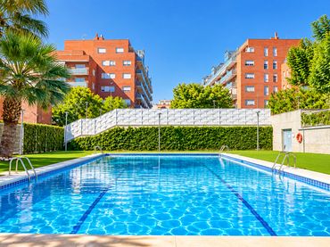 Maisonette mit Pool zum Verkauf in Carrer de Teresa de Calcuta