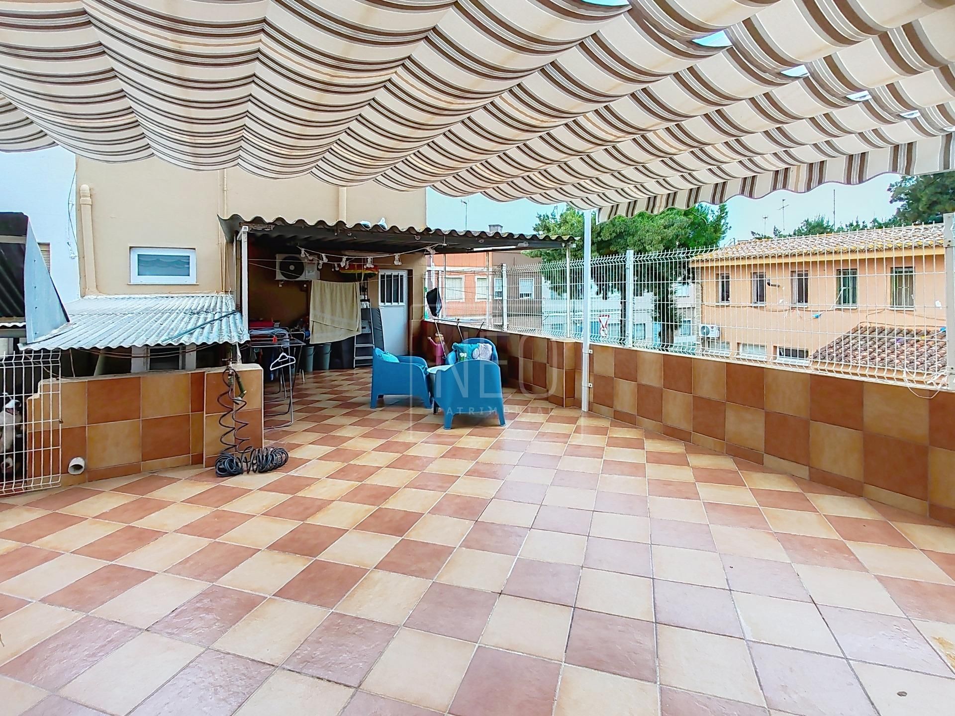 Terraza de Casa adosada en venta en Polinyà de Xúquer con Aire acondicionado, Terraza y Trastero