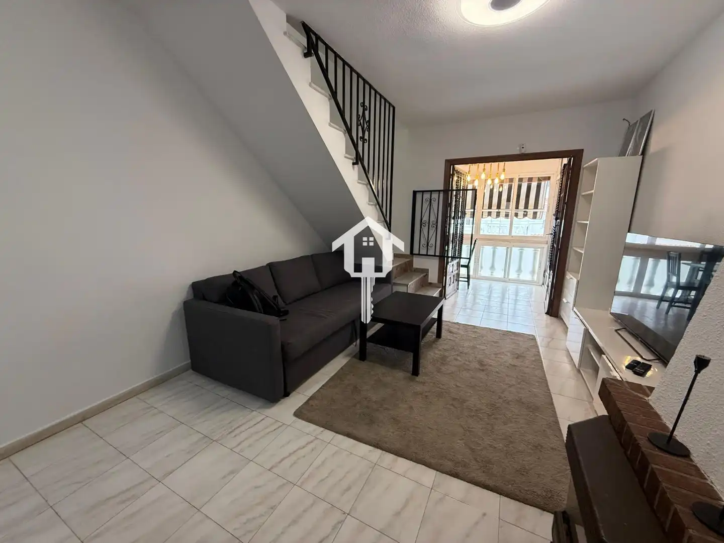 Sala de estar de Dúplex en venta en Torrevieja con Aire acondicionado, Terraza y Amueblado