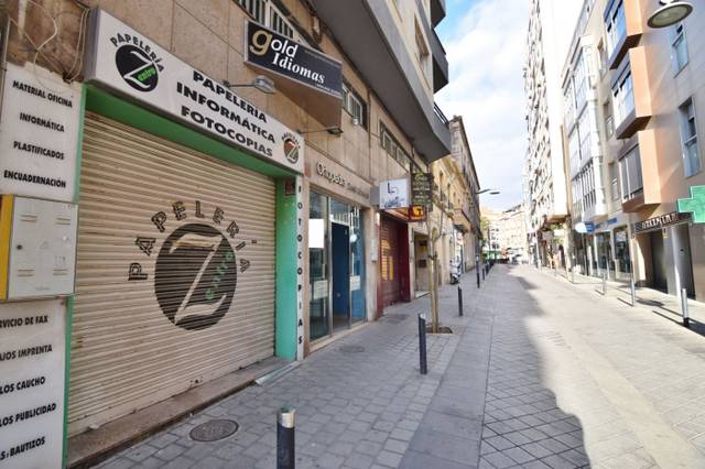 Local comercial en Alquiler en Calle Juan Lirola, 25 en Plaza de Toros - Santa Rita