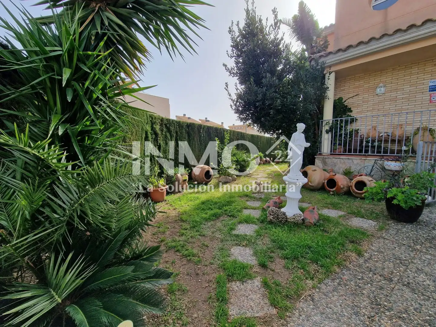 Detached house with pool for sale in Carrer Moscú