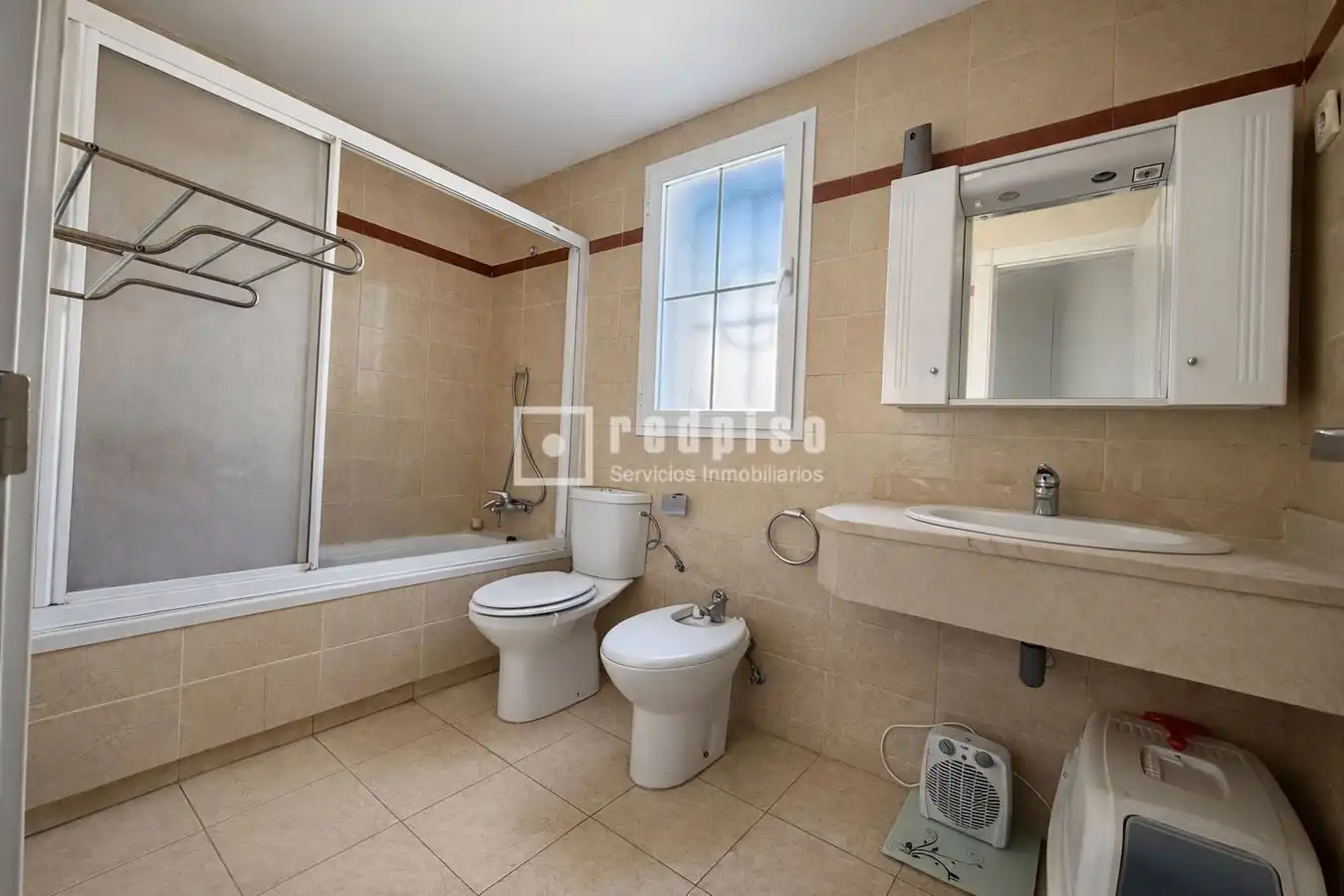 Bathroom of Flat for sale in Benalmádena  with Air Conditioner and Terrace