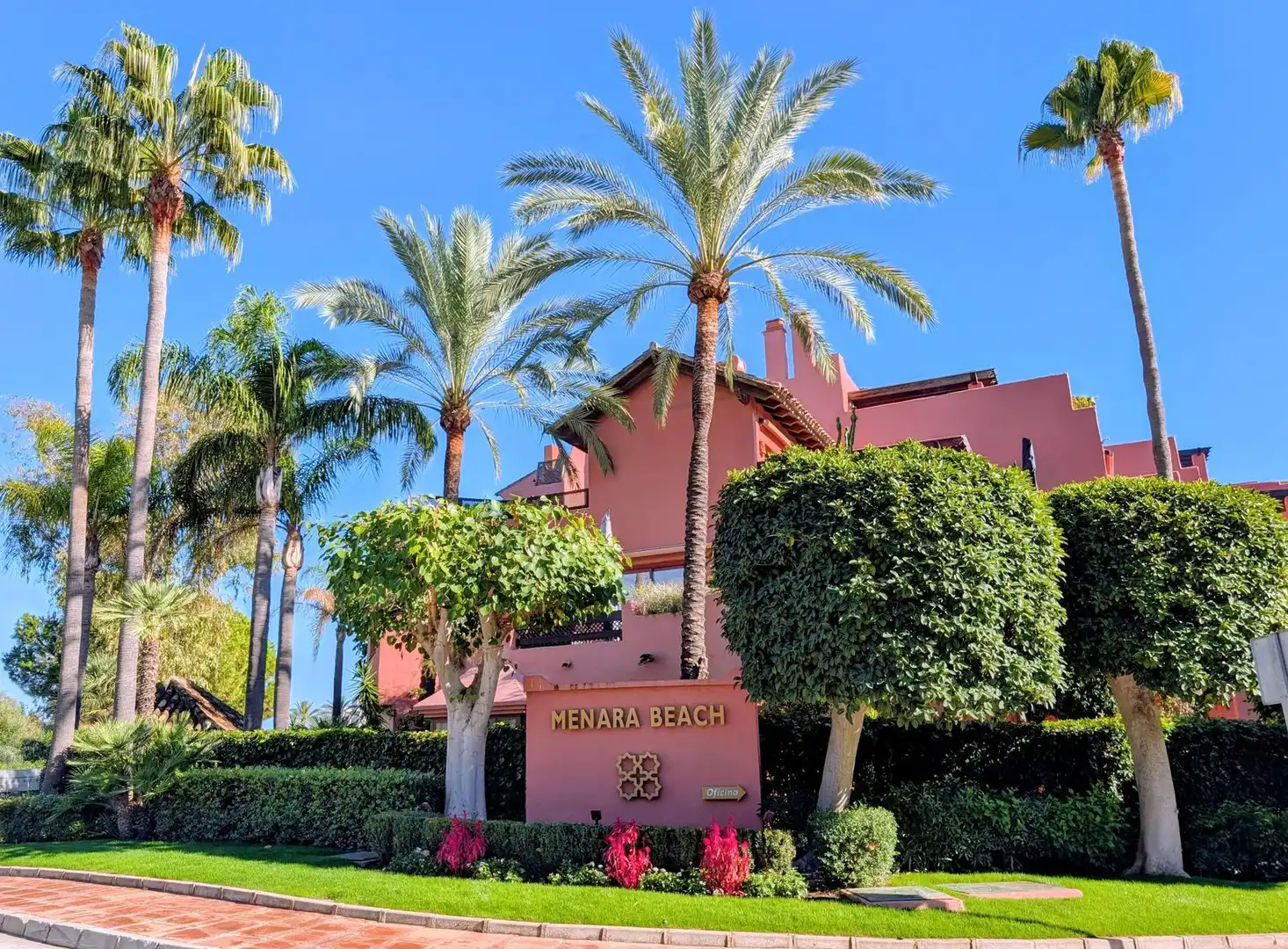 Vista exterior de Ático en venta en Estepona con Aire acondicionado, Calefacción y Terraza