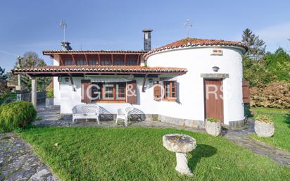 Vista exterior de Casa o xalet en venda en Oleiros amb Jardí privat, Traster i Piscina