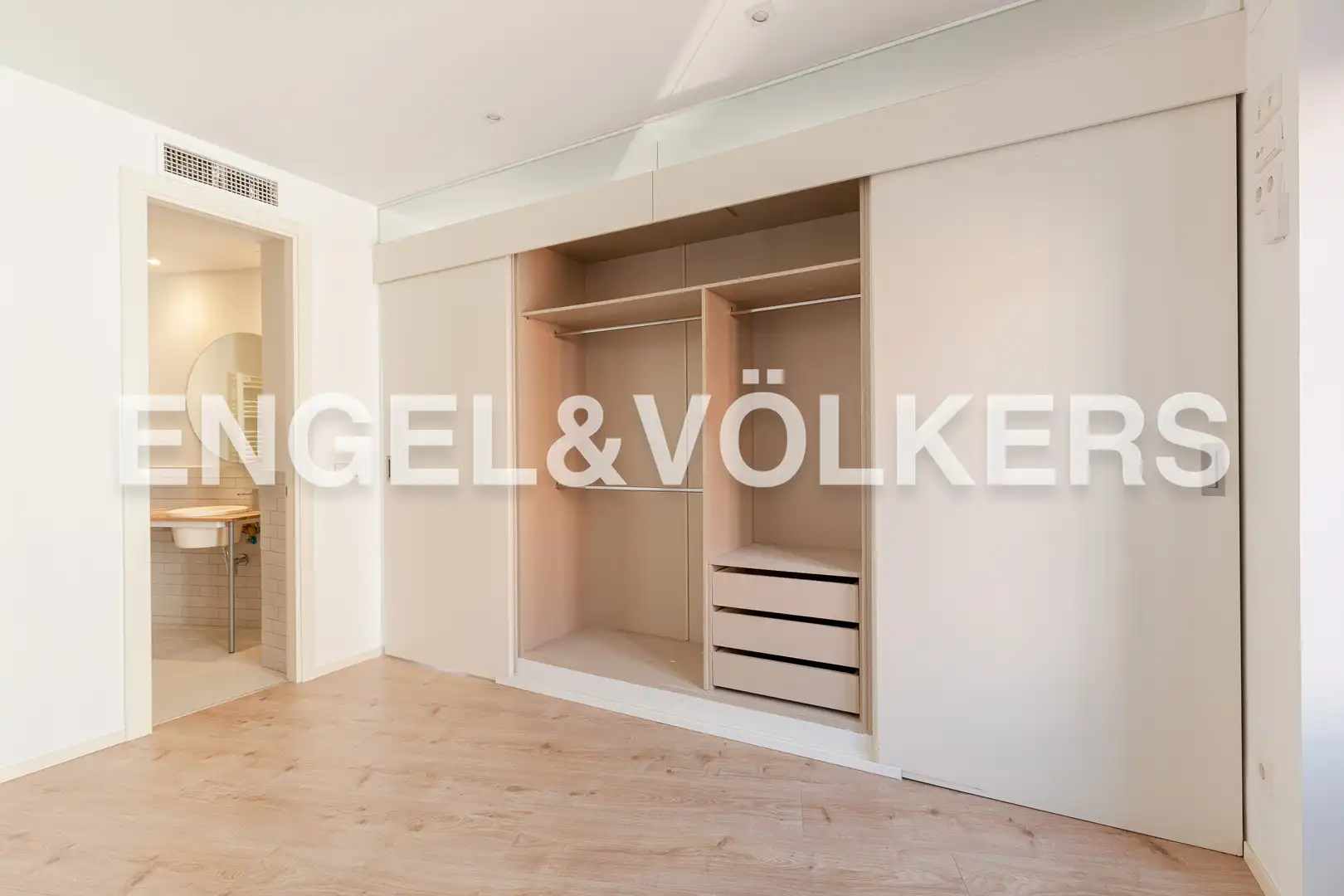 Habitación de Piso de alquiler en Madrid con Aire acondicionado, Calefacción y Balcón