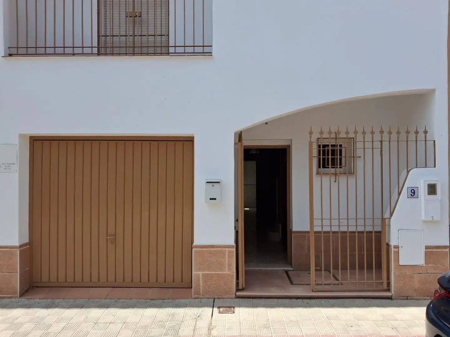 Vista exterior de Casa adosada en venda en Utrera amb Piscina comunitària