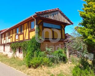 Exterior view of House or chalet for sale in Brazuelo